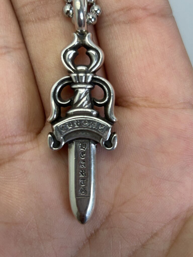 New Chrome Hearts Round Dagger Pendant