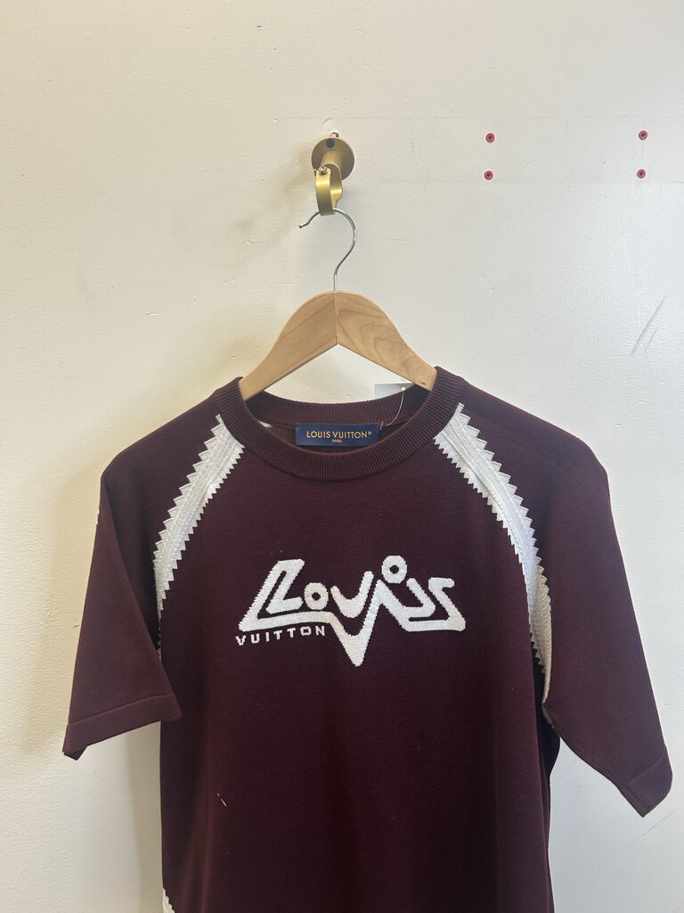 Preowned Louis Vuitton Maroon Tee Size XS