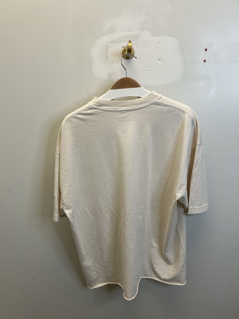 New Paly Kiari Cream Tee Size XL