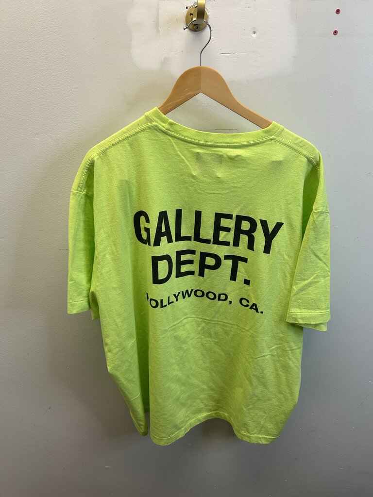 Preowned Gallery Dept Lime Green Tee size 2XL