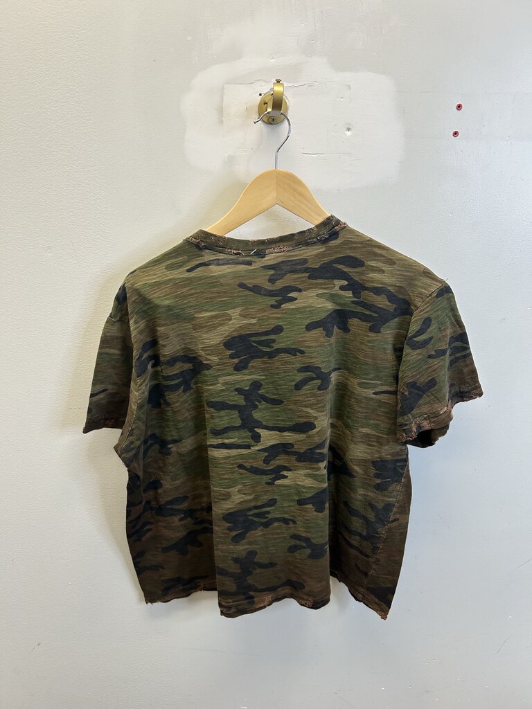 New GV Gallery Raspberry Med Camo Tee sz.M