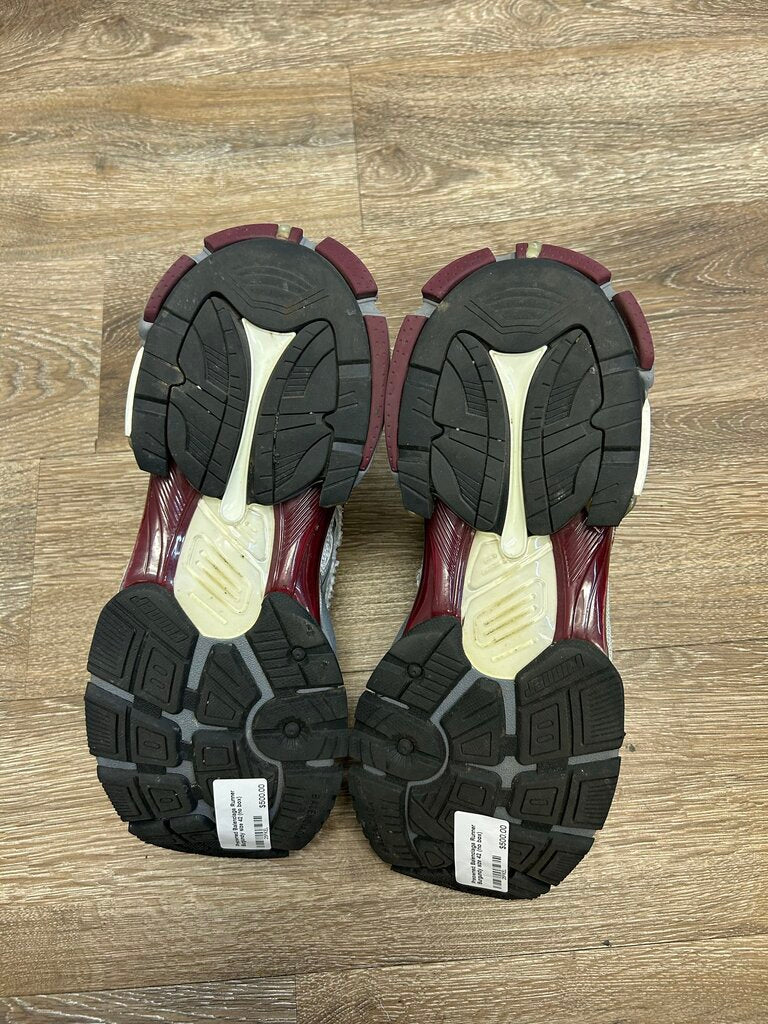 Preowned Balenciaga Runner Burgundy size 42 (no box)