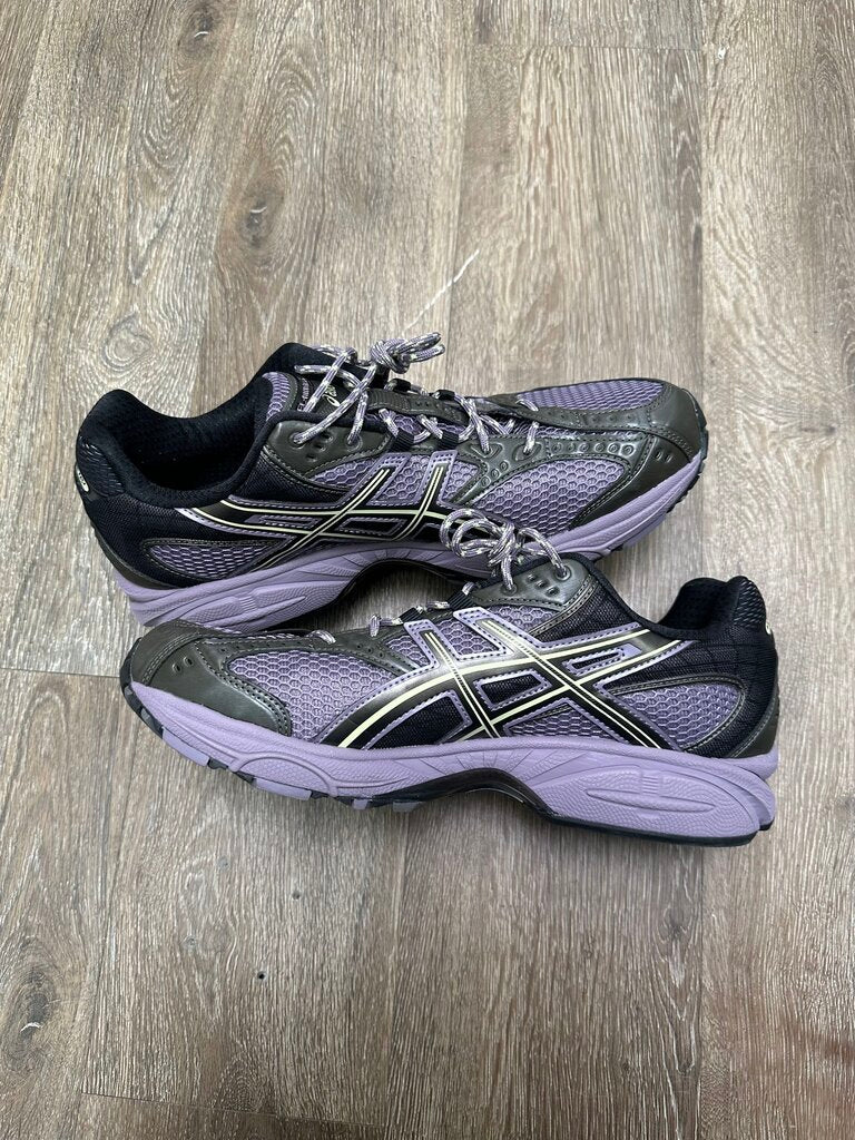 Preowned Asics Gel Nimbus Purple Size 10.5 (No Box)