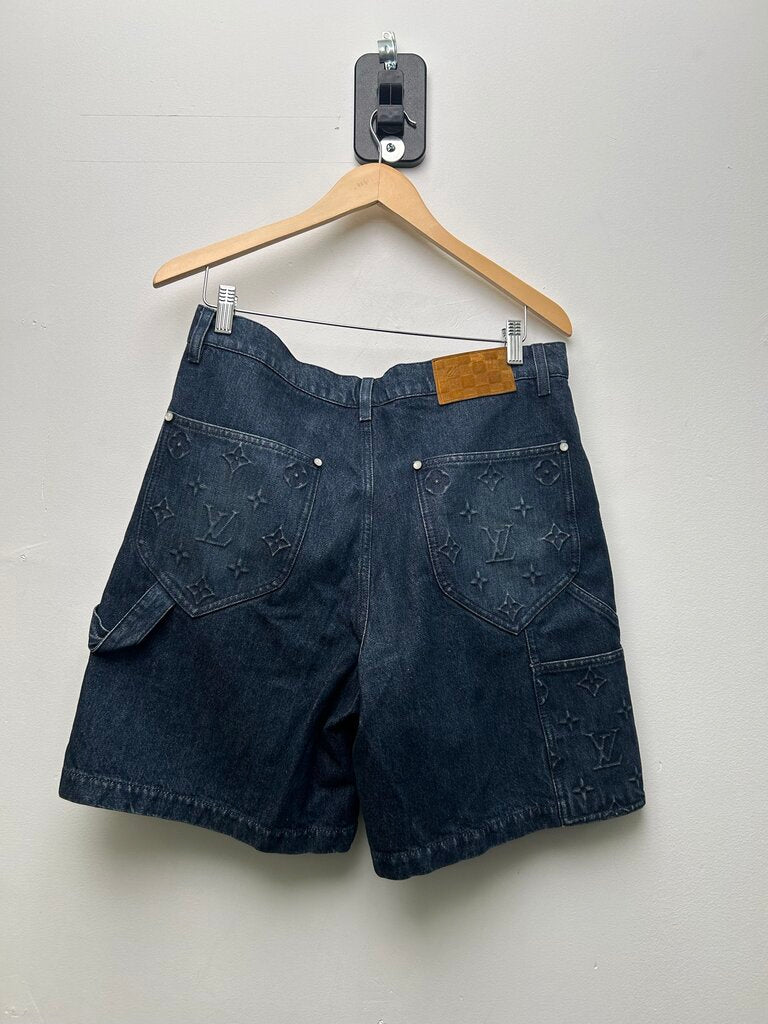 Preowned Louis Vuitton Blue Denim Monogram SSouble Knee shorts size 32