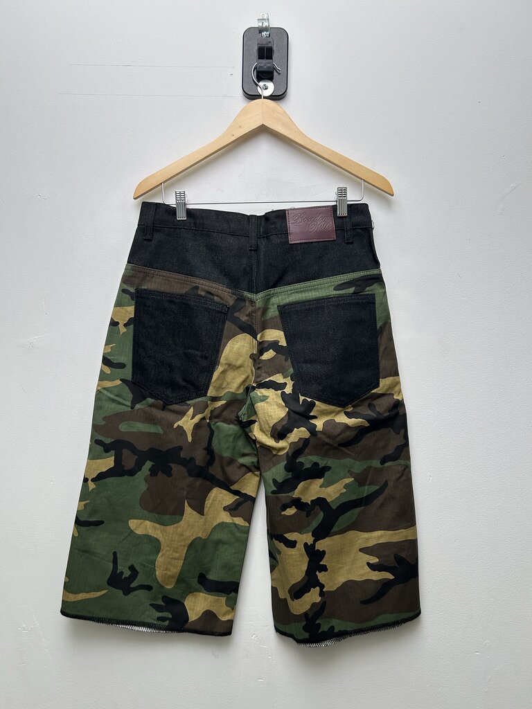 New Boredom Kills Camo Double Waist Shorts Size 36