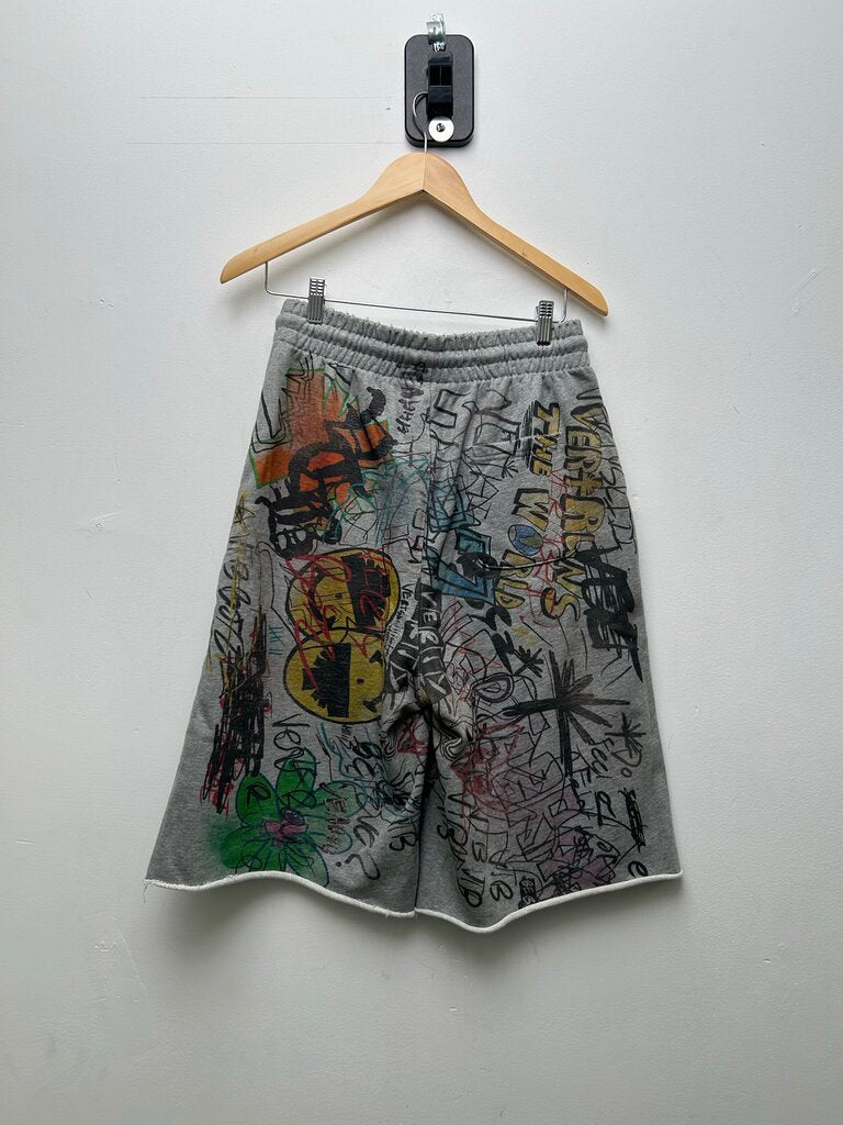 New Vertebrae Graffiti Shorts Size Small