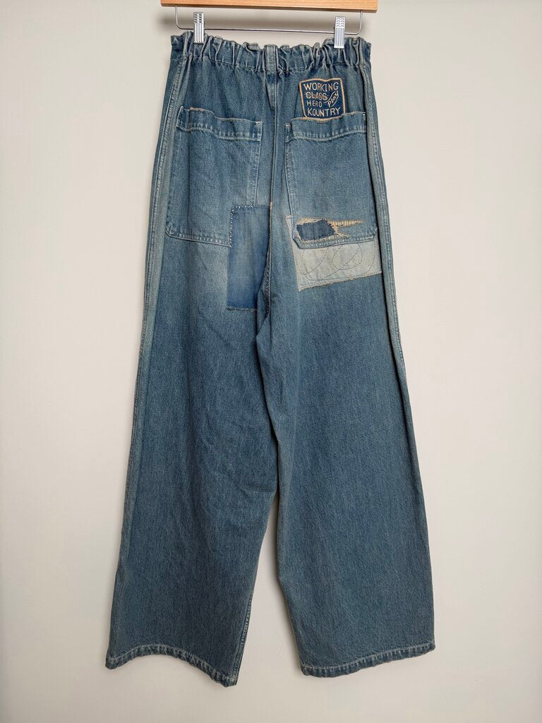 New Kapital Lightwash Distressed Double Knee Size 4