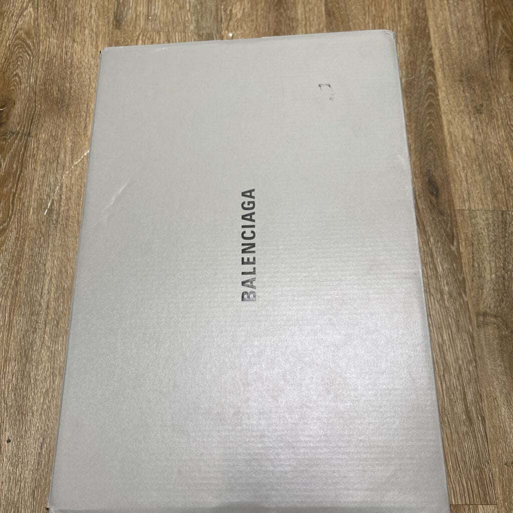 Preowned Balenciaga 3XL Grey Red Sz40