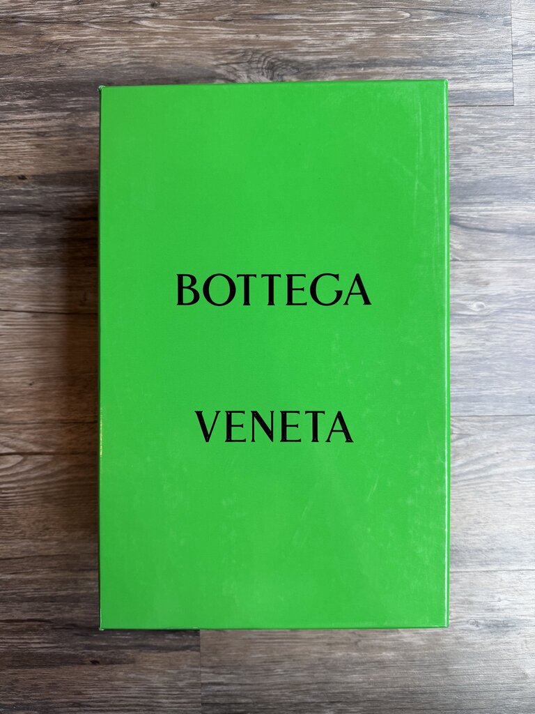 Preowned Bottega Orbit Silver Green size 42