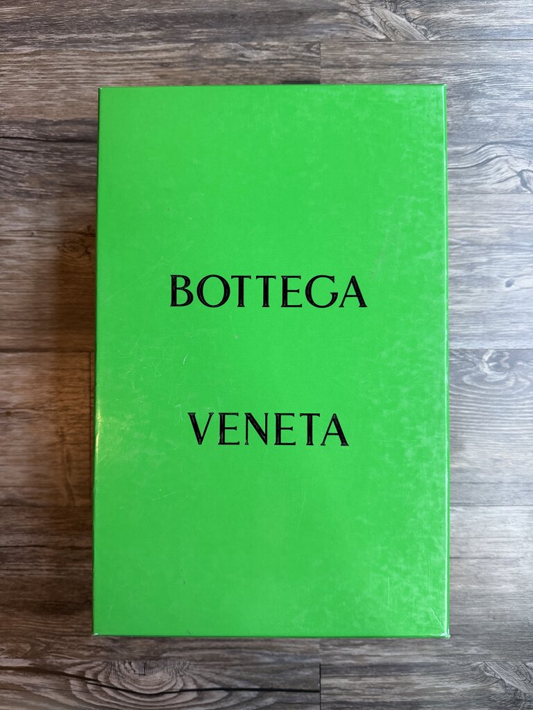 New Bottega Veneta Metallic White size 42