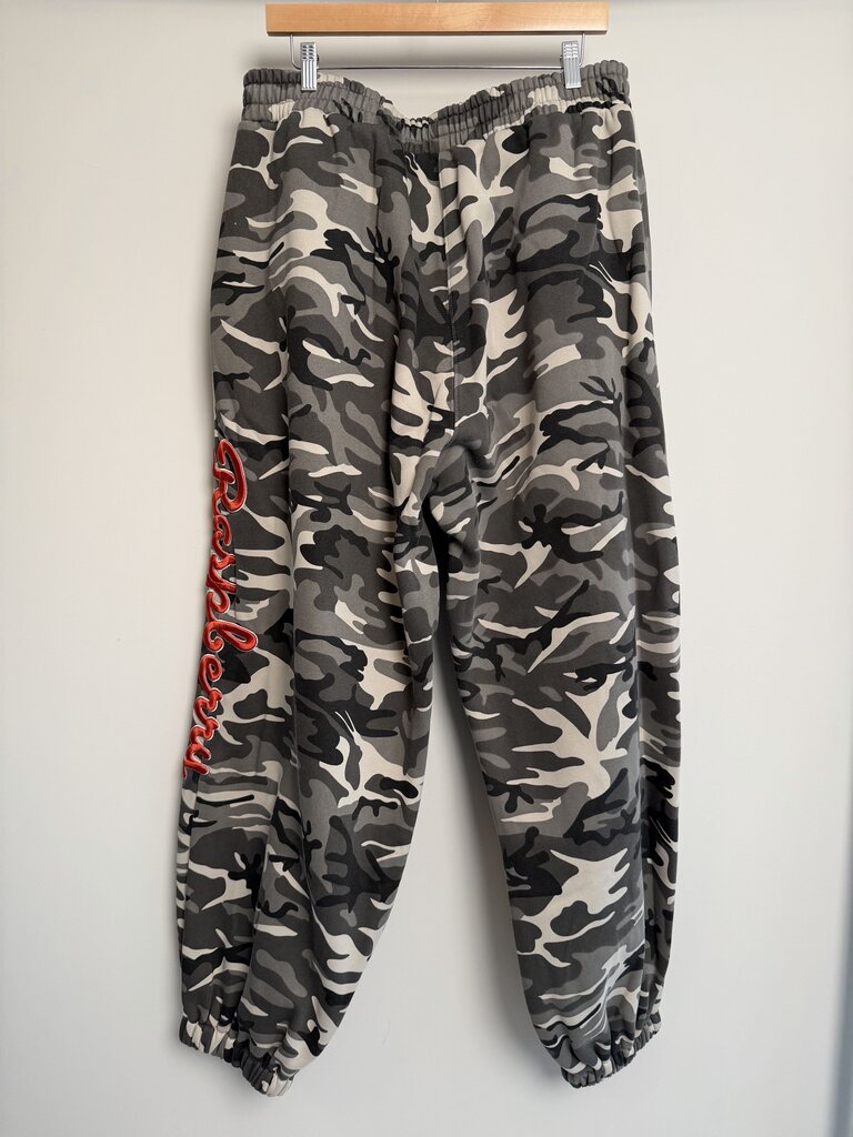 New GV Gallery Snow Camo Sweatpants Sz. XL