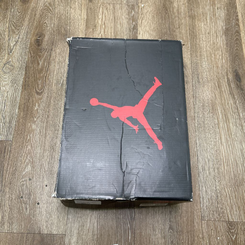 Preowned Jordan 5 Black Metallic Size 9.5