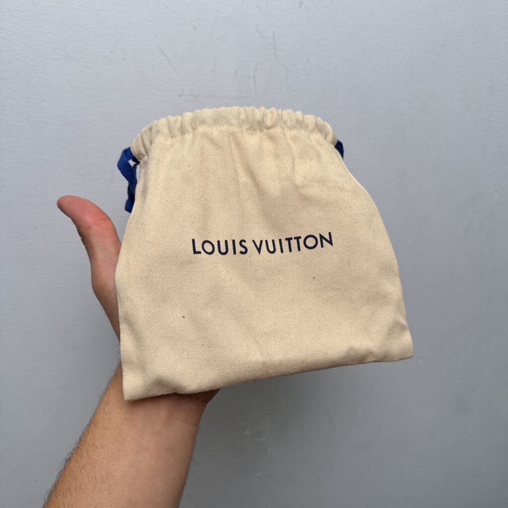 Preowned Louis Vuitton Grey Monogram Silver Buckle Black Belt sz.34 / 85 (NO BOX)