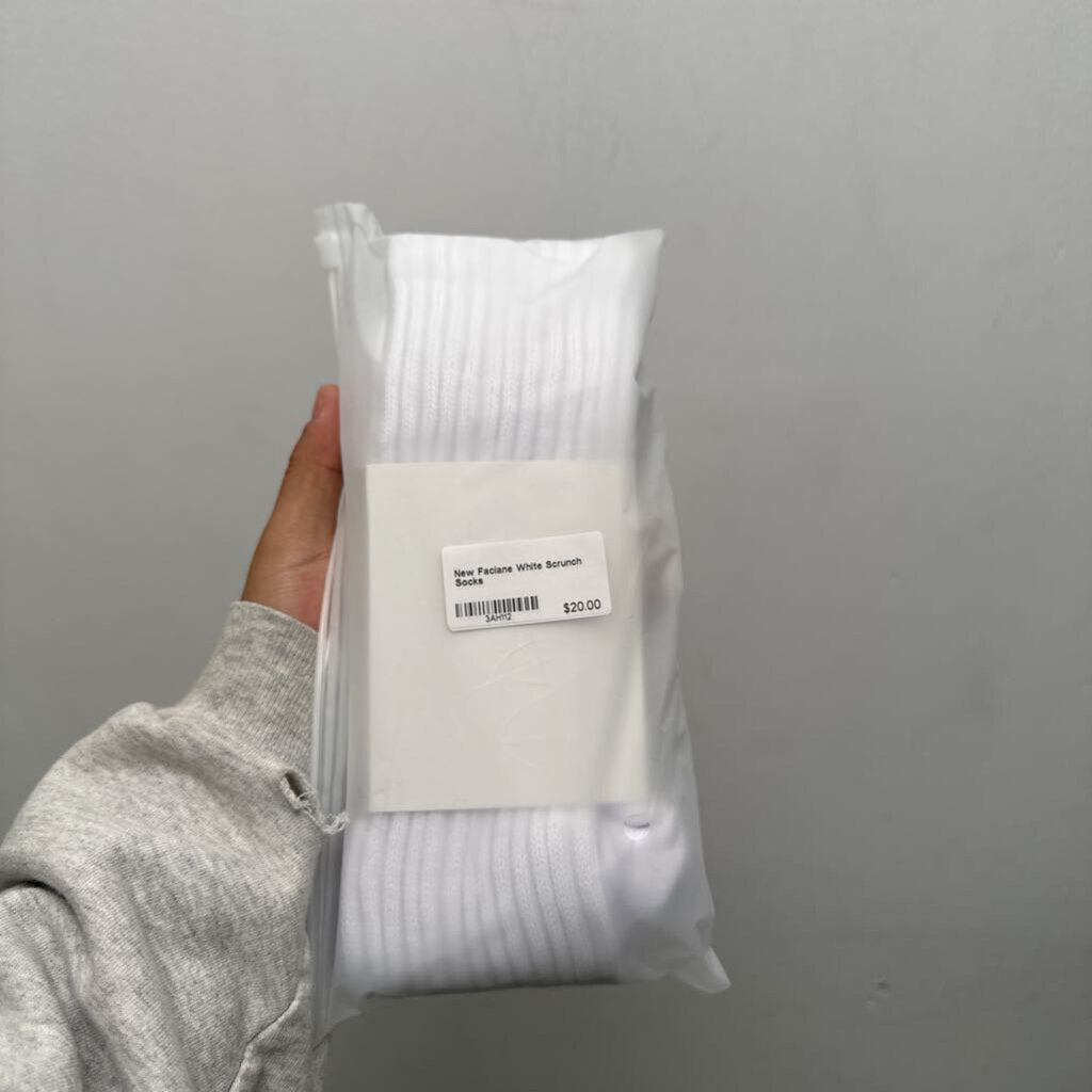New Faciane White Scrunch Socks