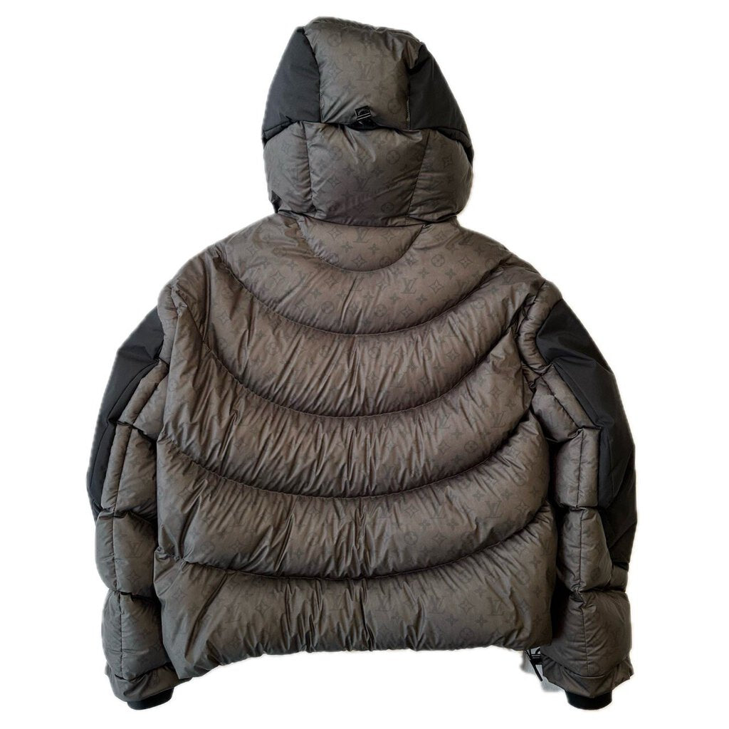 Preowned Louis Vuitton Reactive Jacket size 48