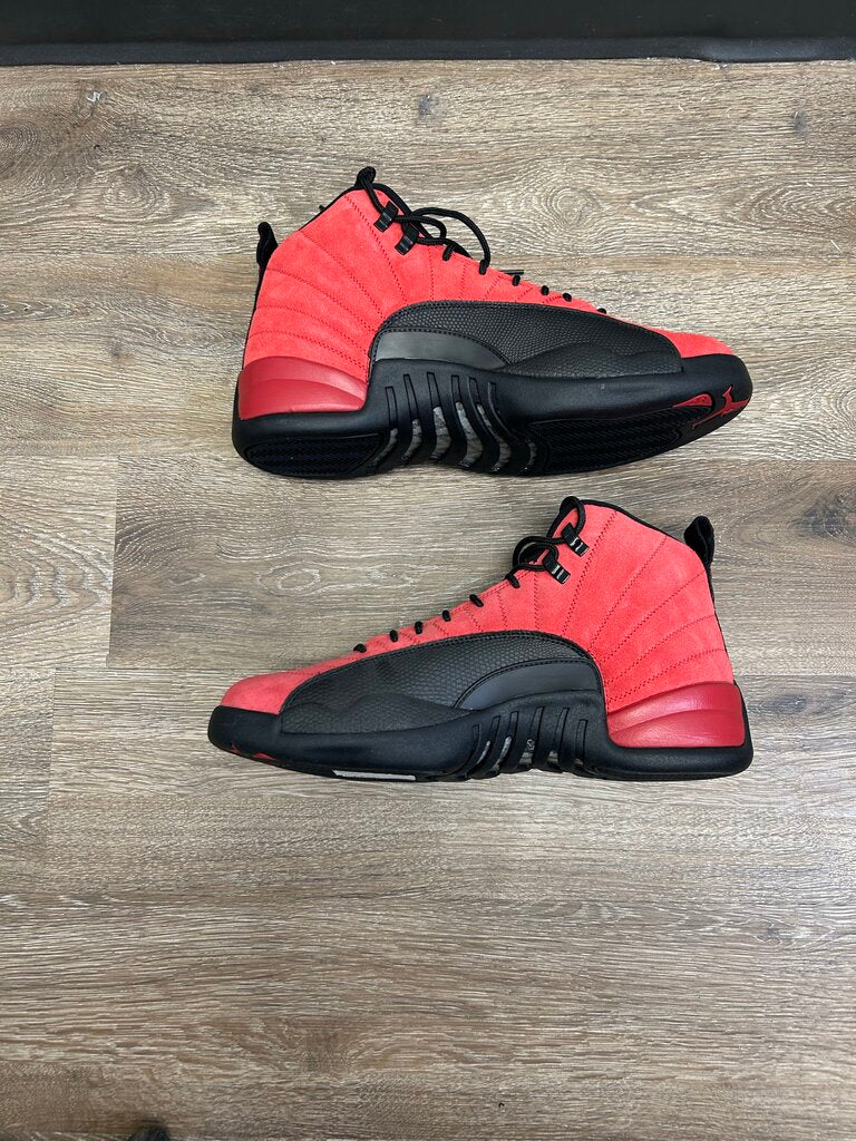 Preowned Jordan 12 Reverse Flu sz.13