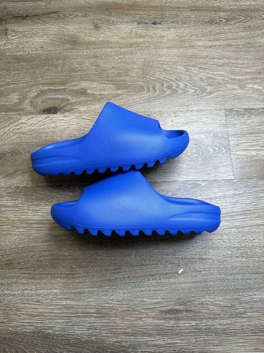 New Yeezy Slide Azure size 9