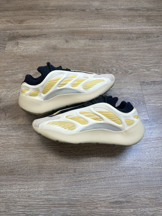 Preowned Yeezy 700 Safflower Size 11