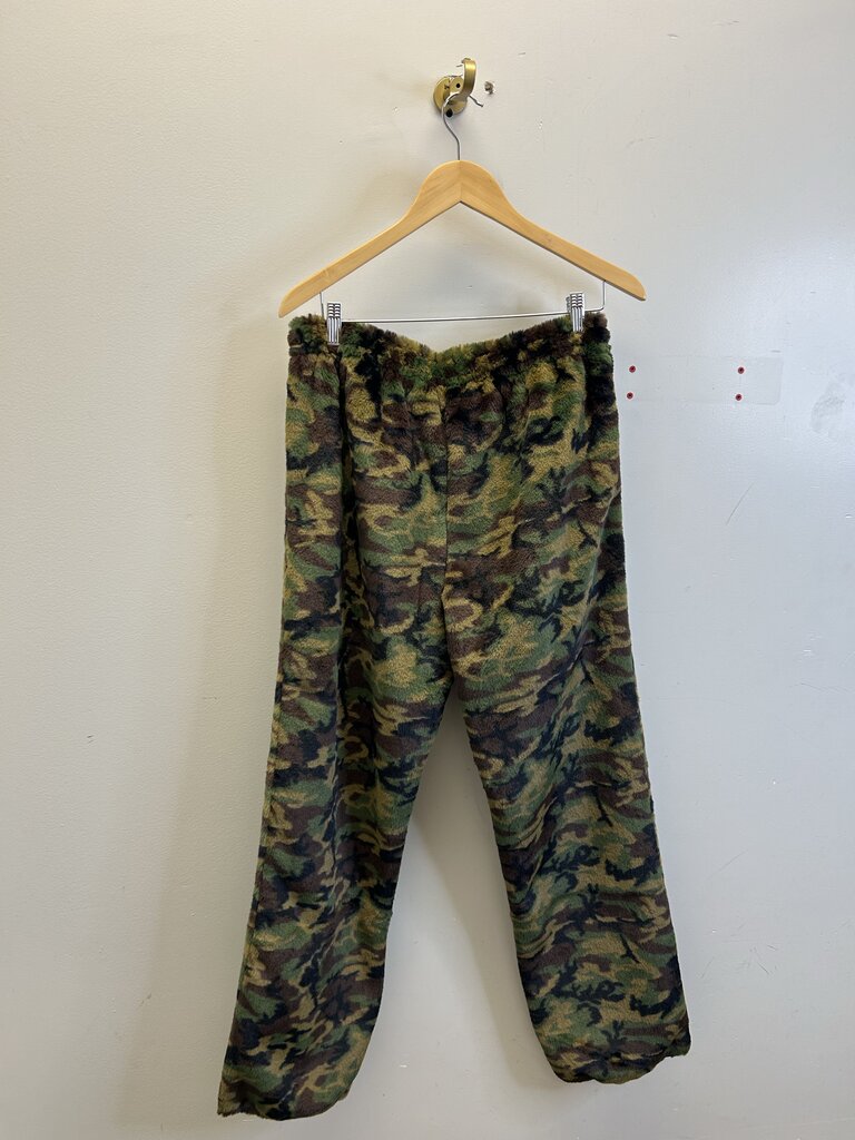 New Sinclair Camo Sherpa Sweats Sz. XL