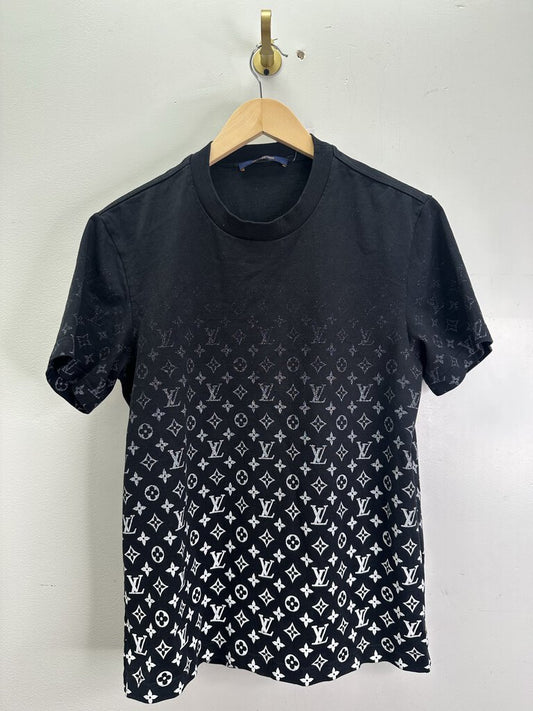 Preowned Louis Vuitton Black Monogram Fade Tee sz.M