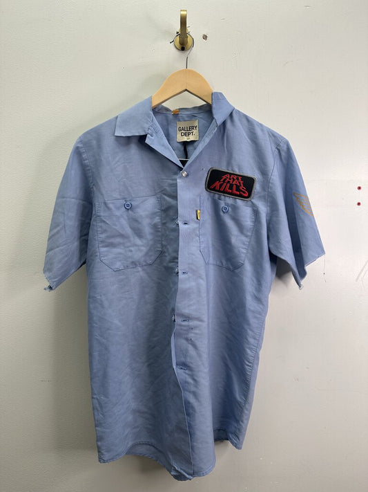 Preowned Gallery Dept. Blue Art that kills button Up Size Small