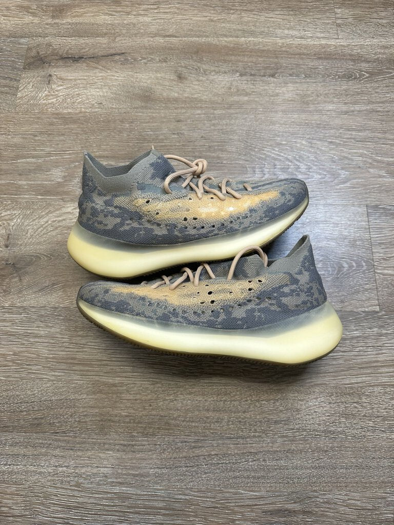 Preowned Yeezy 700 Tan Size 10
