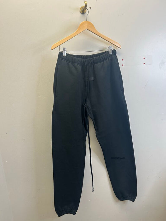 New Esssentials Stretch Limo Sweatpants Size Medium