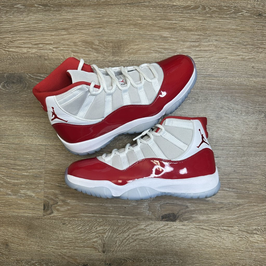 Preowned Jordan 11 Cherry sz.9