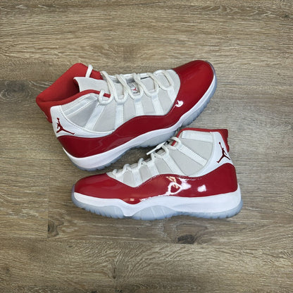 Preowned Jordan 11 Cherry sz.9