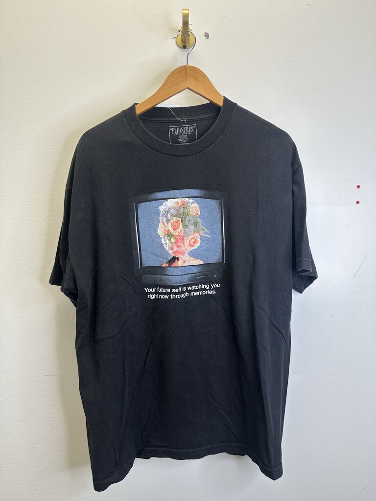 Preowned Pleasures Black Flowers Tee Size XL