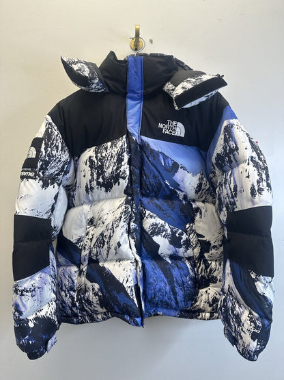 Preowned Supreme TNF Mountains Puffer Size Large