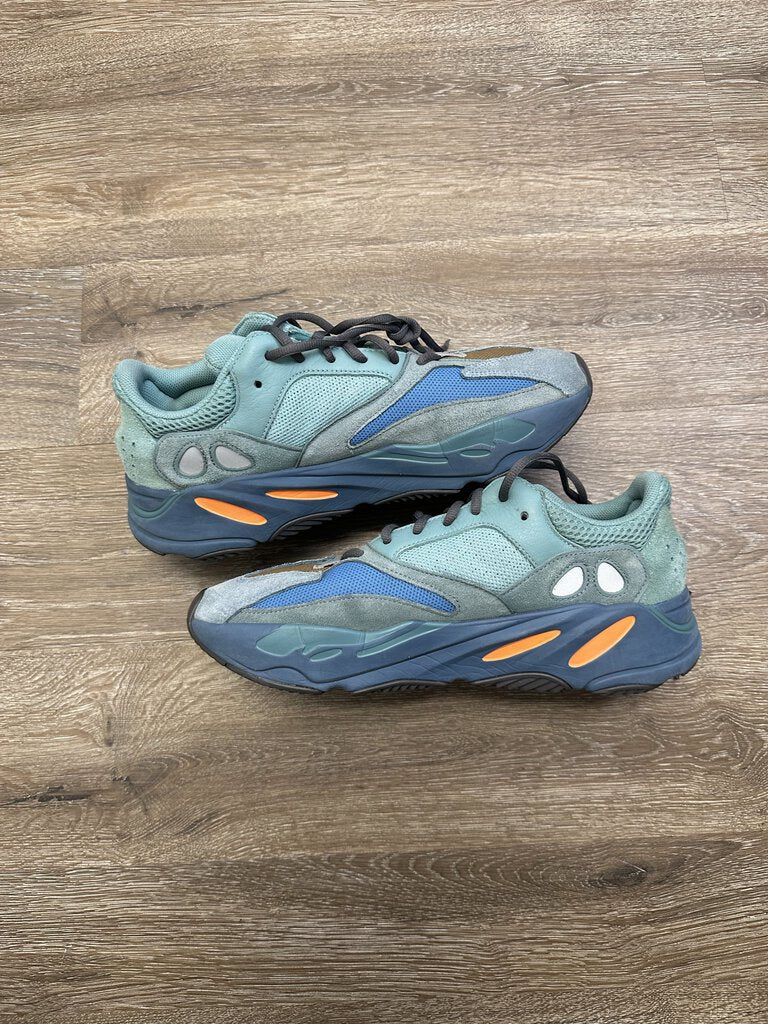 Preowned Yeezy 700 Faded Azure Size 12 (nO Box)