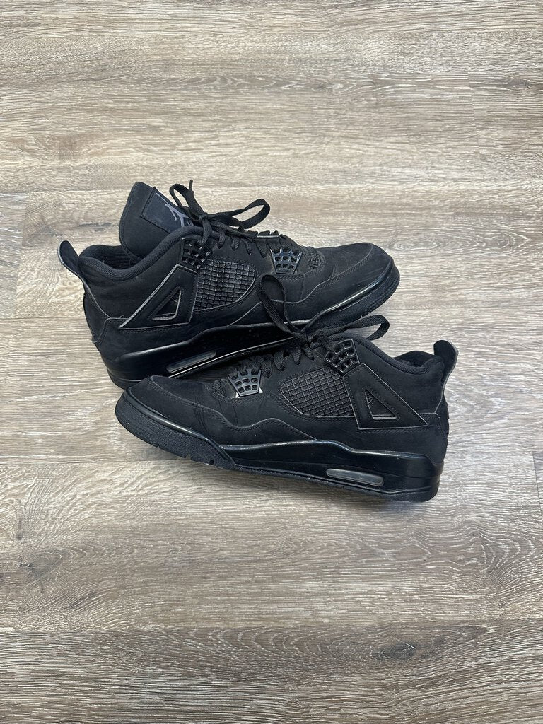 Preowned Jordan 4 Black Cat sz.9