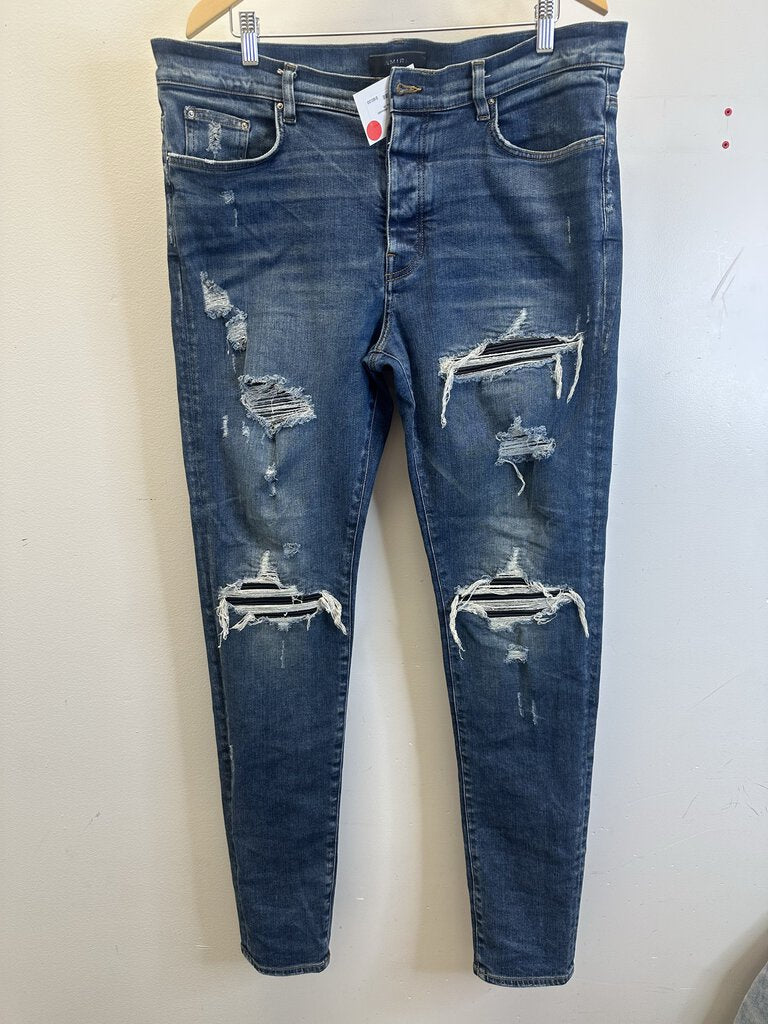 Preowned Amiri Midwash Black Knee size 38