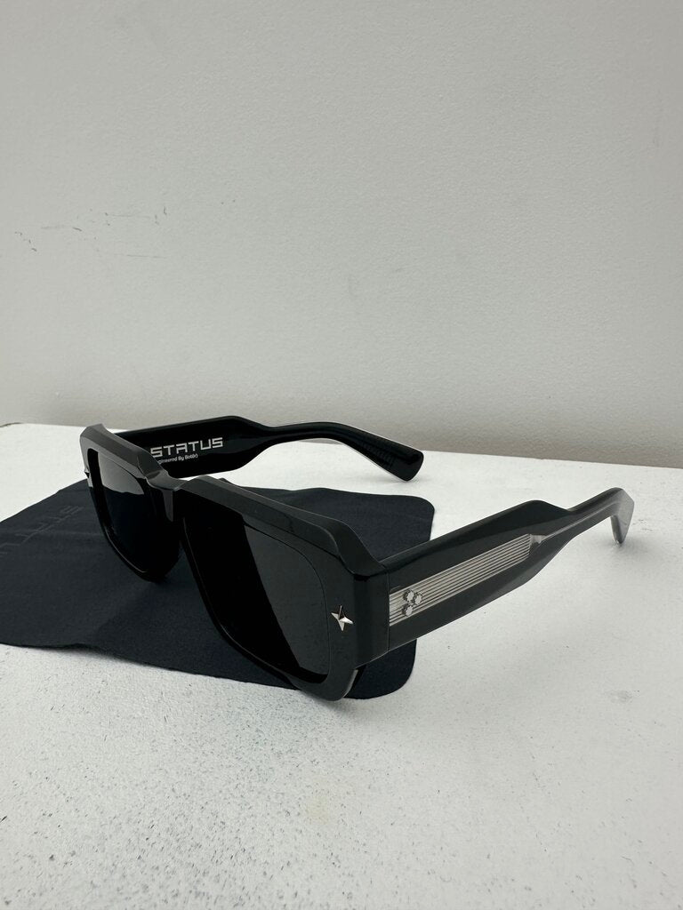 Status Black Frames