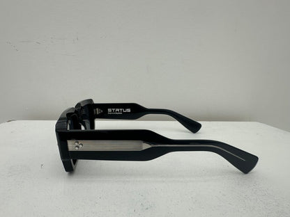 Status Black Frames