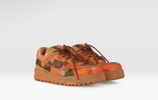 New Louis Vuitton Maxi Damier Orange size 7.5(9.5)