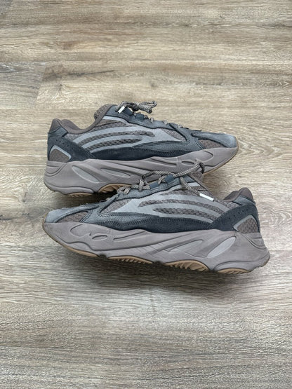 Preowned Yeezy 700 Brown Size 12 (No Box)