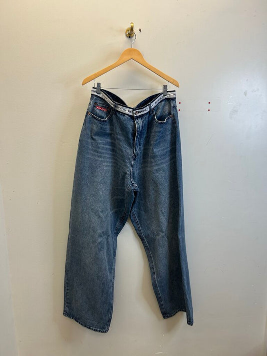 New GV Raspberry Baggy Lightwash Jeans size S