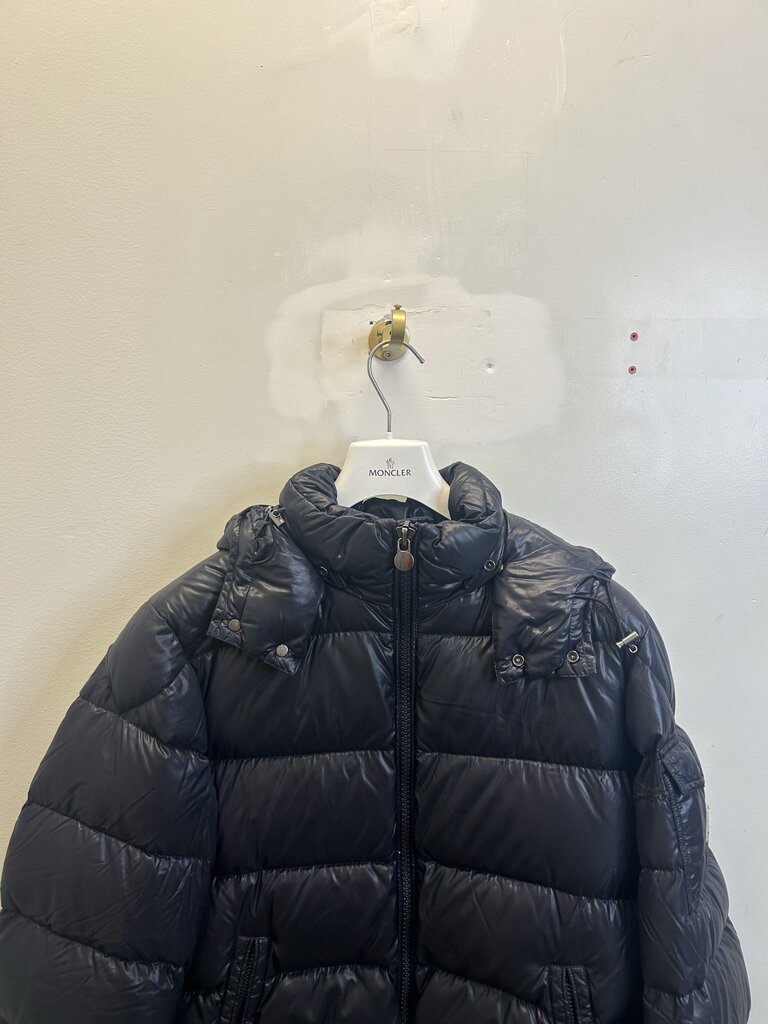 Preowned Moncler Navy Puffer Size 3