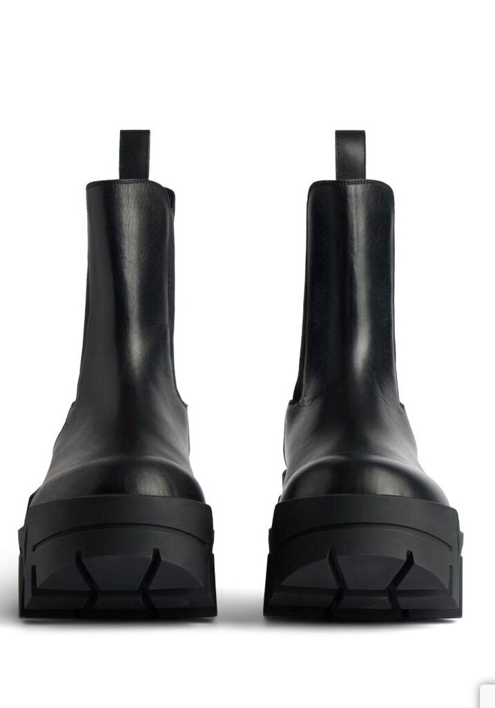 New Balenciaga Szcheeeyuh Size 44