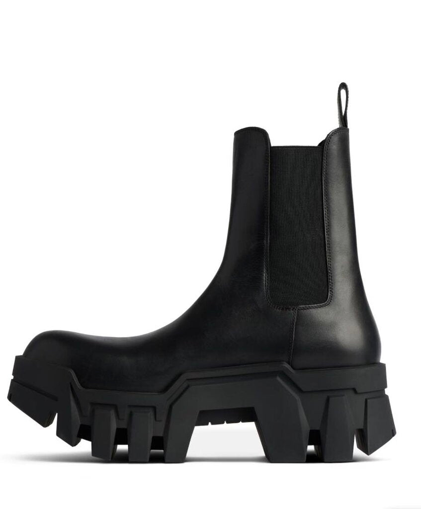 New Balenciaga Szcheeeyuh Size 44