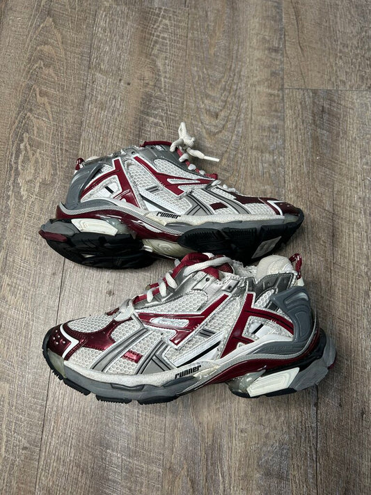 Preowned Balenciaga Runner Maroon Sz.42 (No Box)
