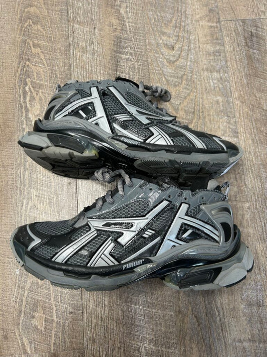 Preowned Balenciaga Grey Black Runner size 46