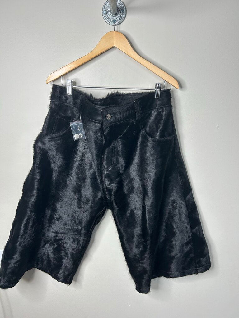 New NYRVA Black Mohair Cargo Shorts Size 38
