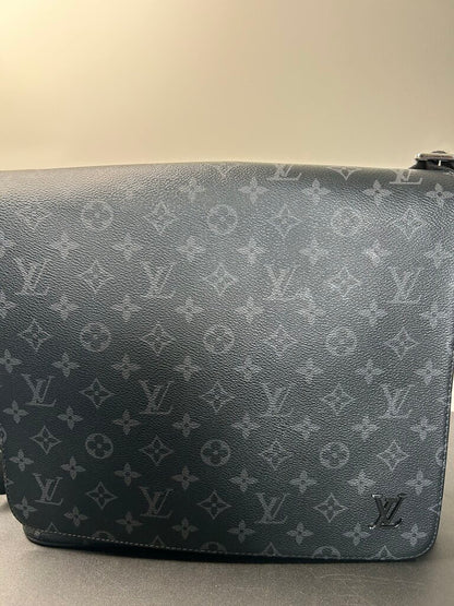 Preowned Louis Vuitton Monogram District Bag (PM)