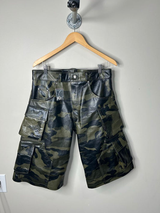 New NYRVA Camo Leather Cargo Shorts Size 30