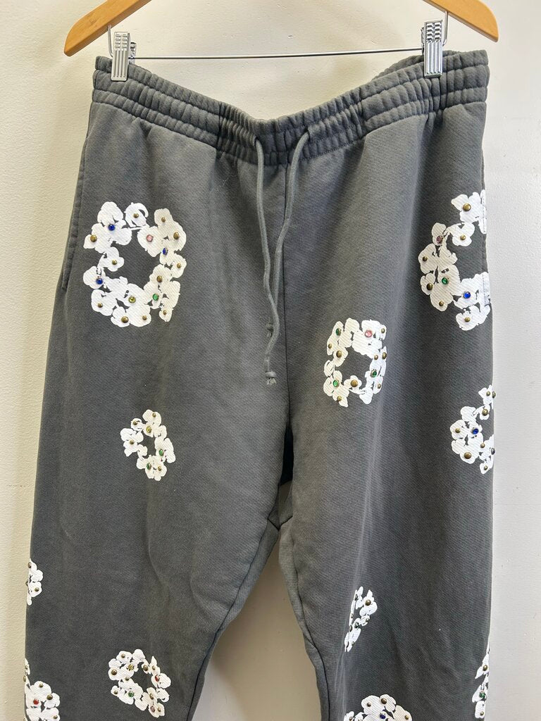 Preowned Denim Tears Rhinestone Wreath Sweatpants Size XXL