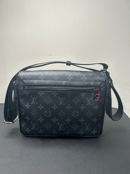 New Louis Vuitton Monogram District Bag