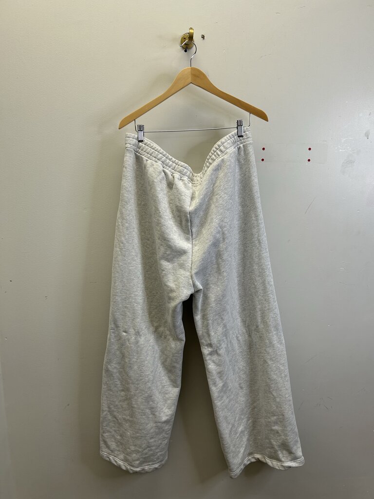 Preowned Bottega Desires Grey Sweatpants Size XXL